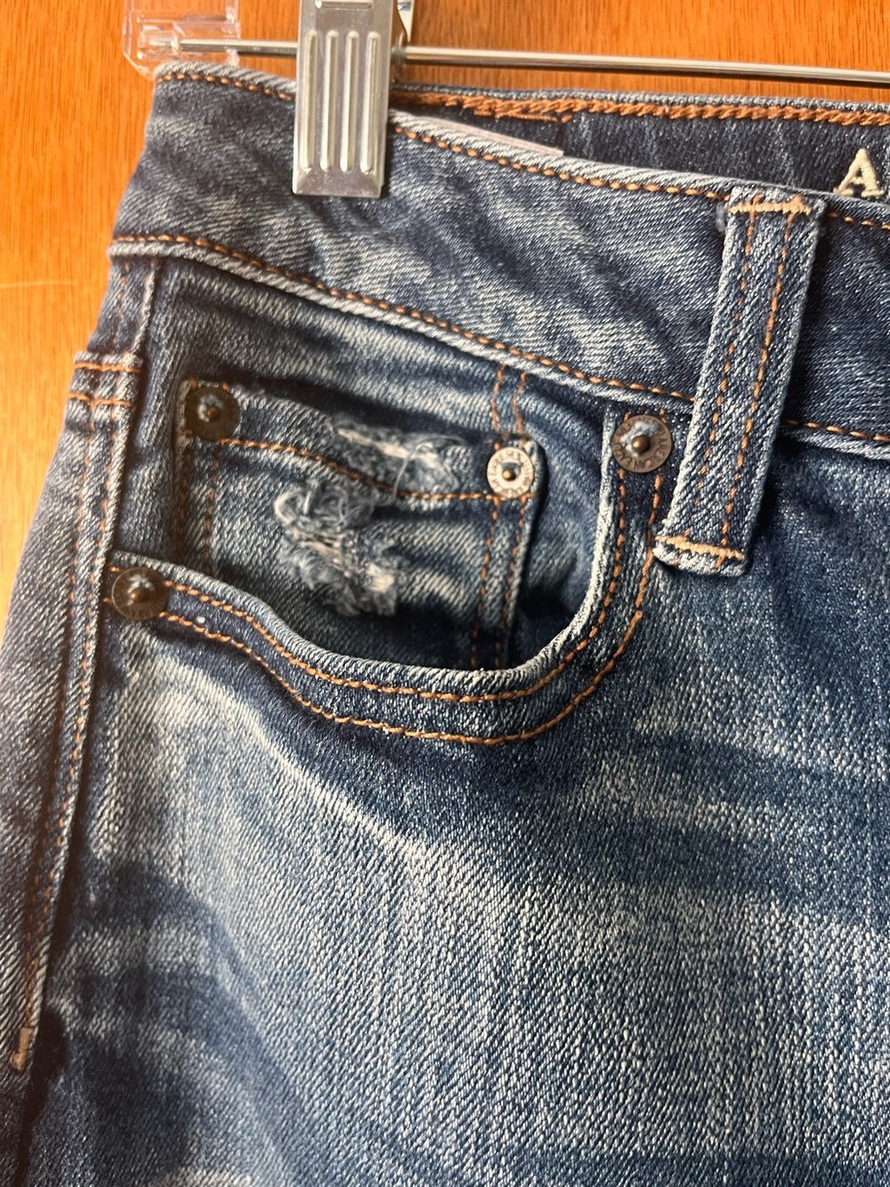 American Eagle Outfitters Ripped Skinny Jeans - Medium Blue Wash - Picture 4 of 7